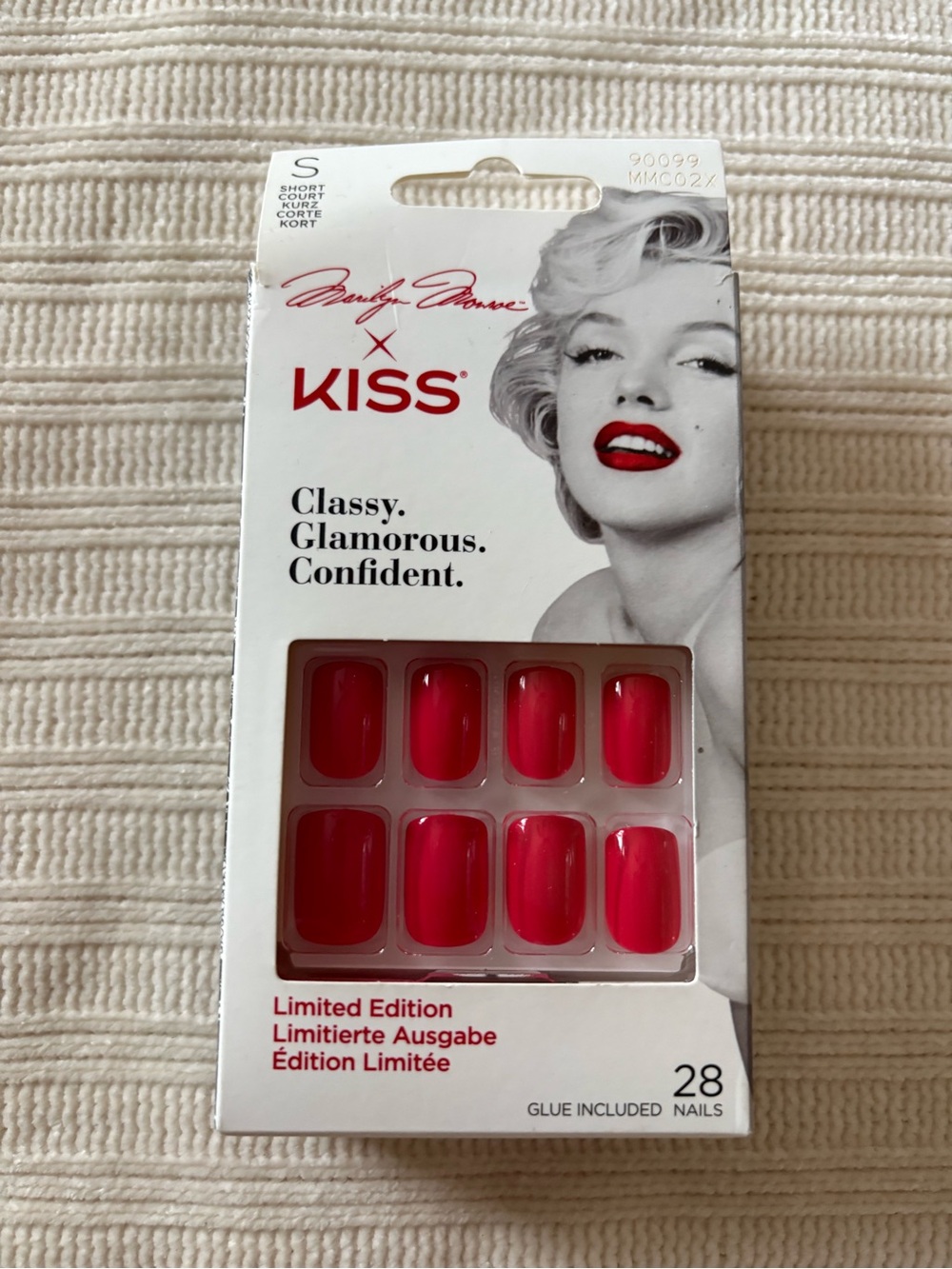 KISS Short Press-On Nails in Classic Red